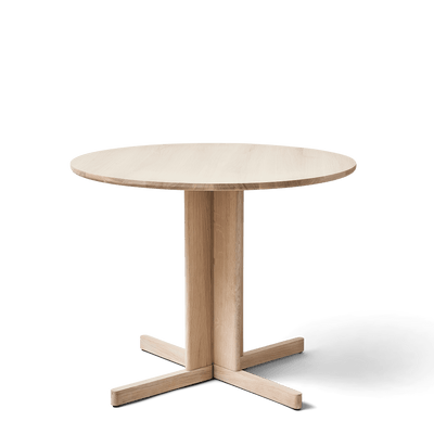 Form & Refine Trefoil Round Table Ø90, White Oak