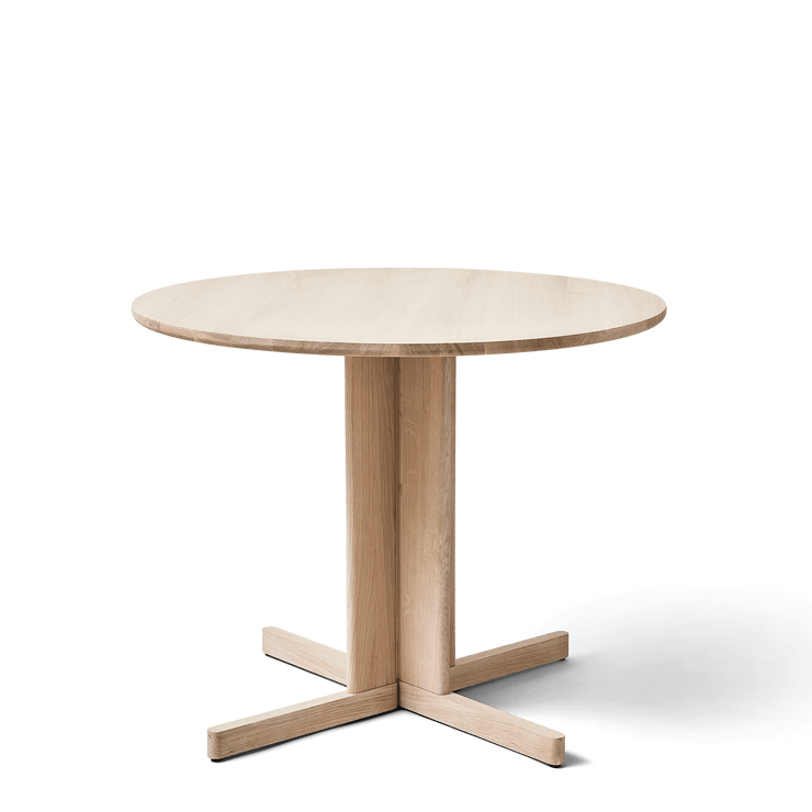 Form & Refine Trefoil Round Table Ø90, White Oak